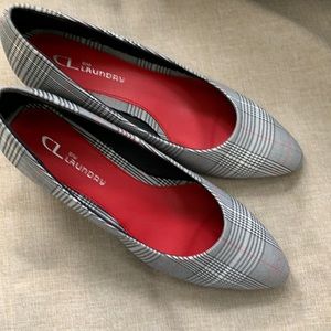 Women Chinese Laundry pumps new condition.